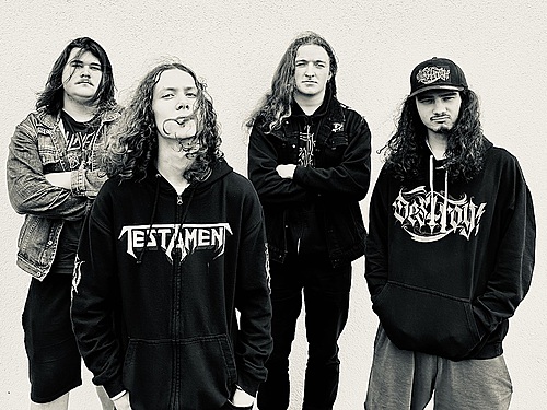 DESTROY! – Chceme si zachovat určitou tvrdost, ale silná melodie či zapamatovatelný motiv je pro nás důležitý.