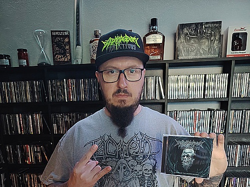 DEAD MAGGOTY PRODUCTIONS – Nechtěl jsem se moc hrabat v minulosti, takže jsem vyhledával věci spíše novějšího data nahrání.